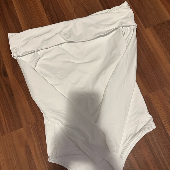 SOLD | Aritzia / Babaton - Contour Deco Bodysuit - Picture 3 of 4